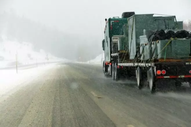 Oversize Loads Shipping, Flatbed Trucking Companies, Flatbed Hauling Companies, Machinery Movers, Heavy Haulers